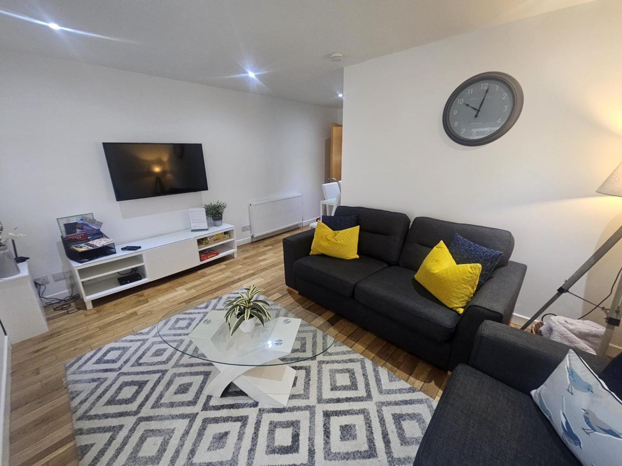 Langley Apartment City Centre Secure Parking 2 Min Walk, Public Transport 1 Min Walk, Great Location Quiet Side Street 2 Bedroom, 2 Bathroom Inverness Exterior foto