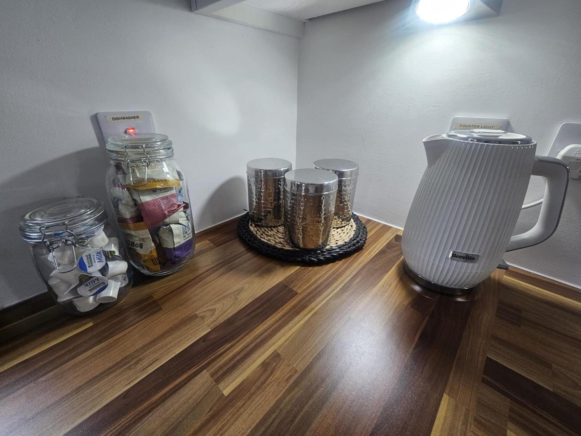 Langley Apartment City Centre Secure Parking 2 Min Walk, Public Transport 1 Min Walk, Great Location Quiet Side Street 2 Bedroom, 2 Bathroom Inverness Exterior foto