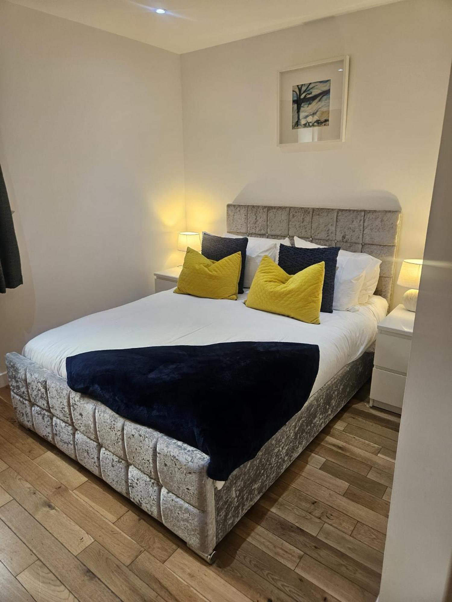 Langley Apartment City Centre Secure Parking 2 Min Walk, Public Transport 1 Min Walk, Great Location Quiet Side Street 2 Bedroom, 2 Bathroom Inverness Exterior foto