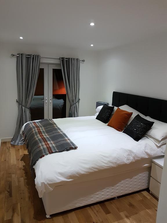 Langley Apartment City Centre Secure Parking 2 Min Walk, Public Transport 1 Min Walk, Great Location Quiet Side Street 2 Bedroom, 2 Bathroom Inverness Exterior foto